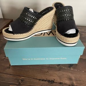 TOMS - Womens Monica Mule. Size 6.5 - black basket ware